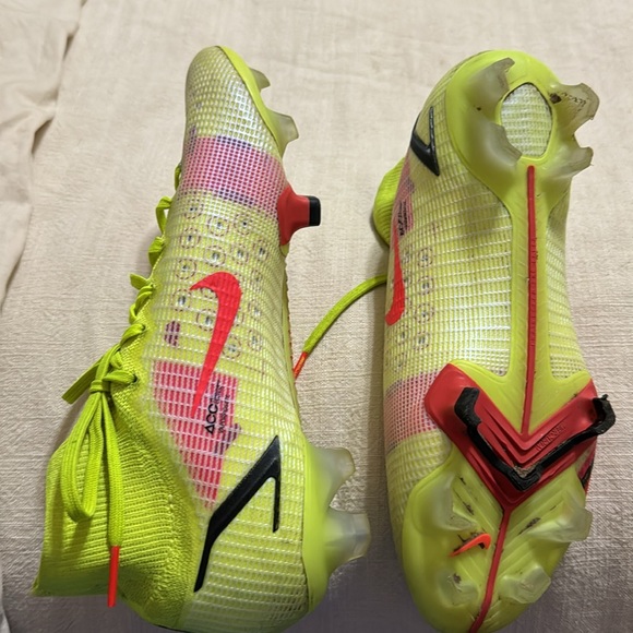 Mercurial Nike flyknit Men’s soccer cleats - Picture 12 of 14